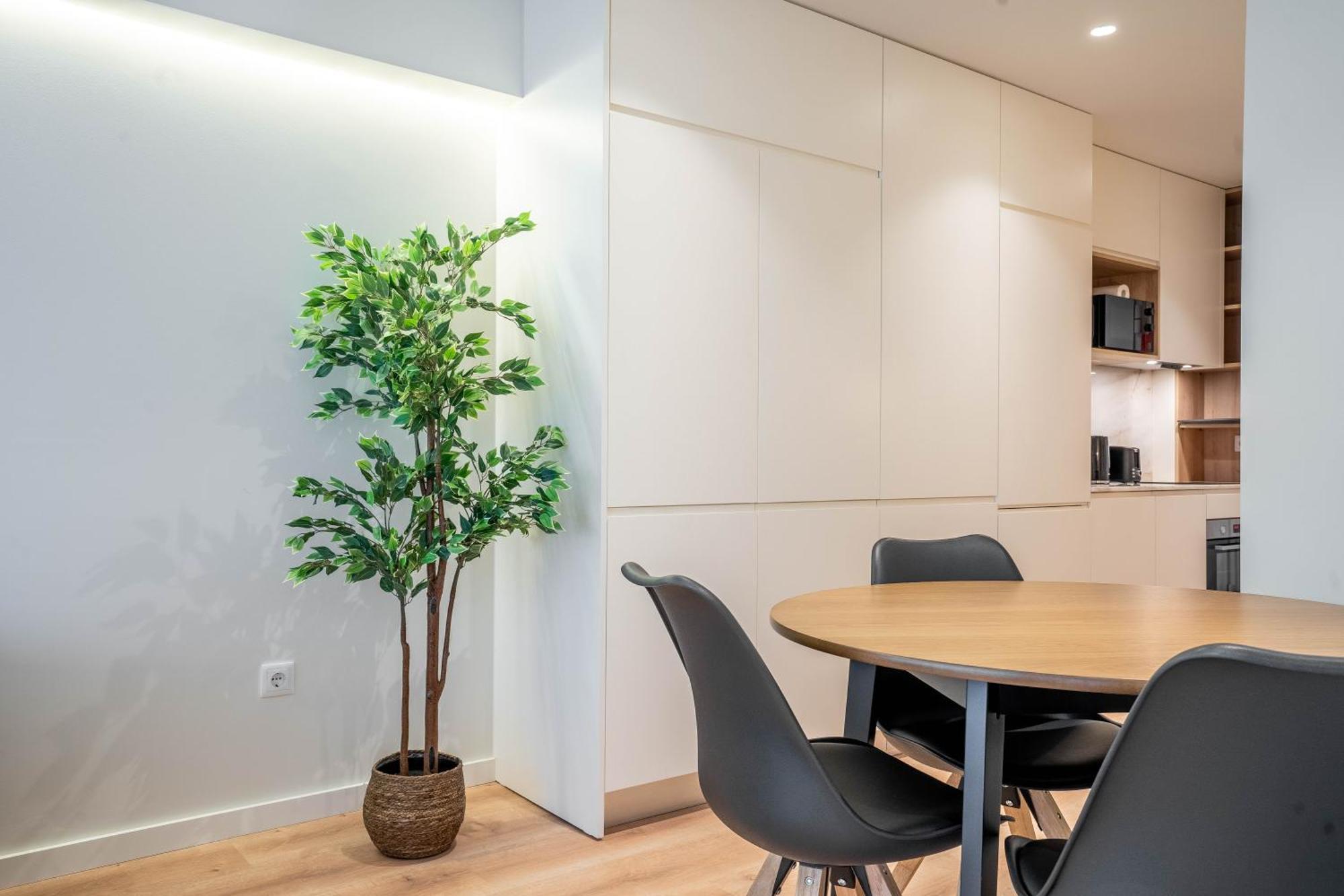 Trindade Bliss: 1Br W/ Free Parking By Lovelystay Porto Dış mekan fotoğraf