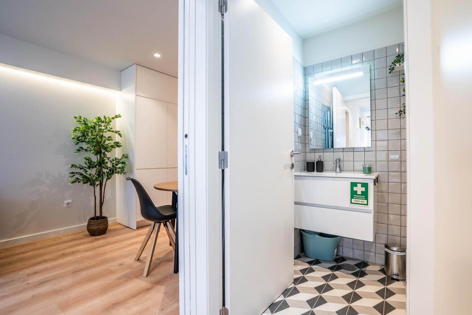 Trindade Bliss: 1Br W/ Free Parking By Lovelystay Porto Dış mekan fotoğraf