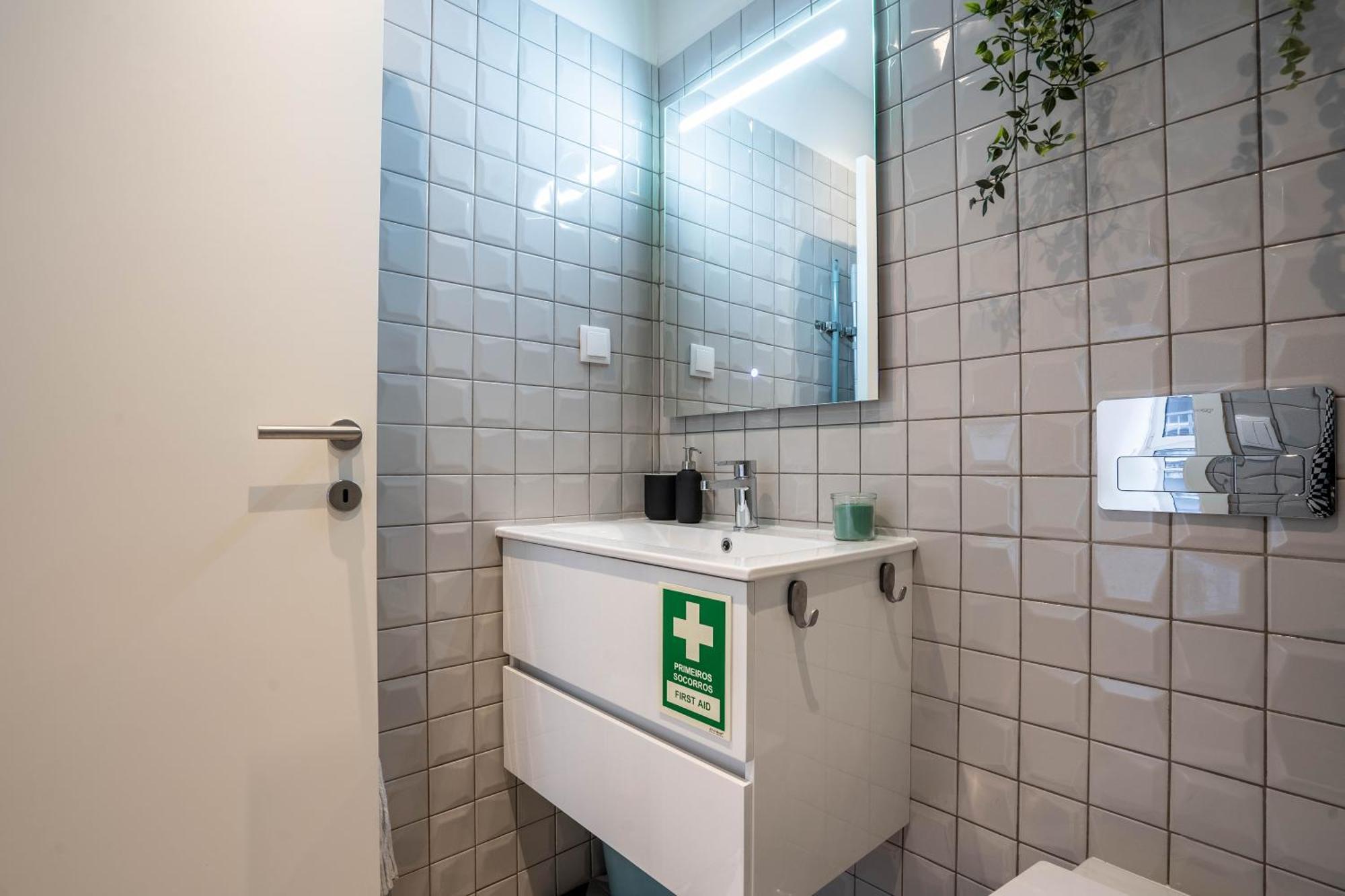 Trindade Bliss: 1Br W/ Free Parking By Lovelystay Porto Dış mekan fotoğraf